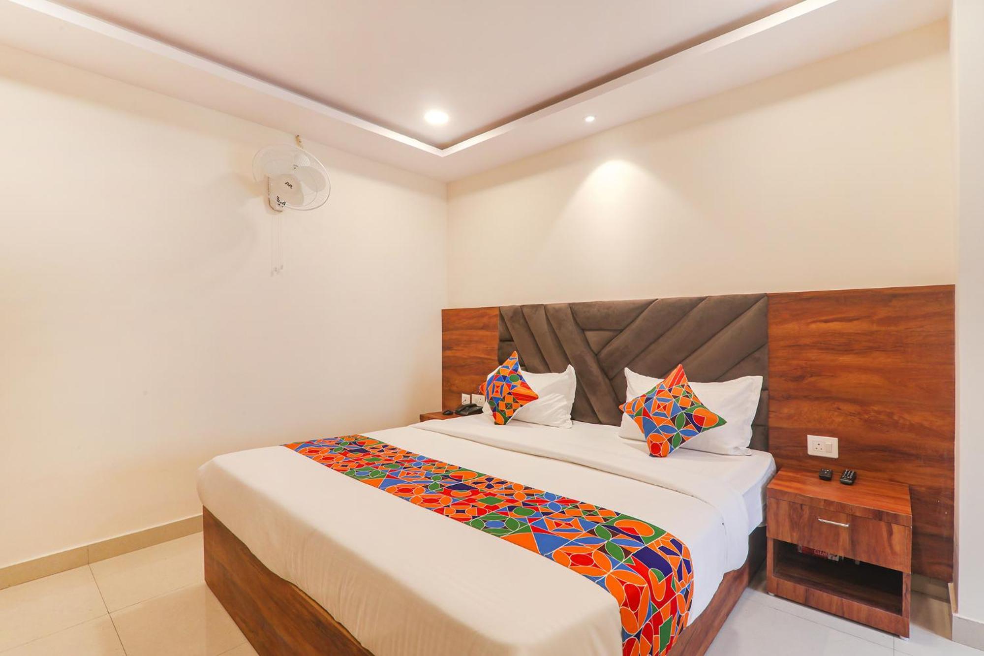 Fabhotel Rachna Palace And Banquets - Nr Lekhraj Metro Station Lakhnaú Exteriér fotografie