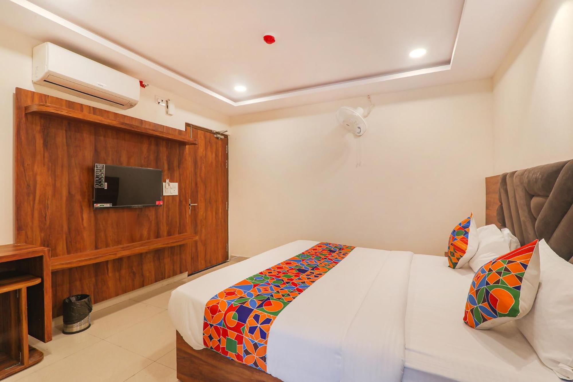 Fabhotel Rachna Palace And Banquets - Nr Lekhraj Metro Station Lakhnaú Exteriér fotografie
