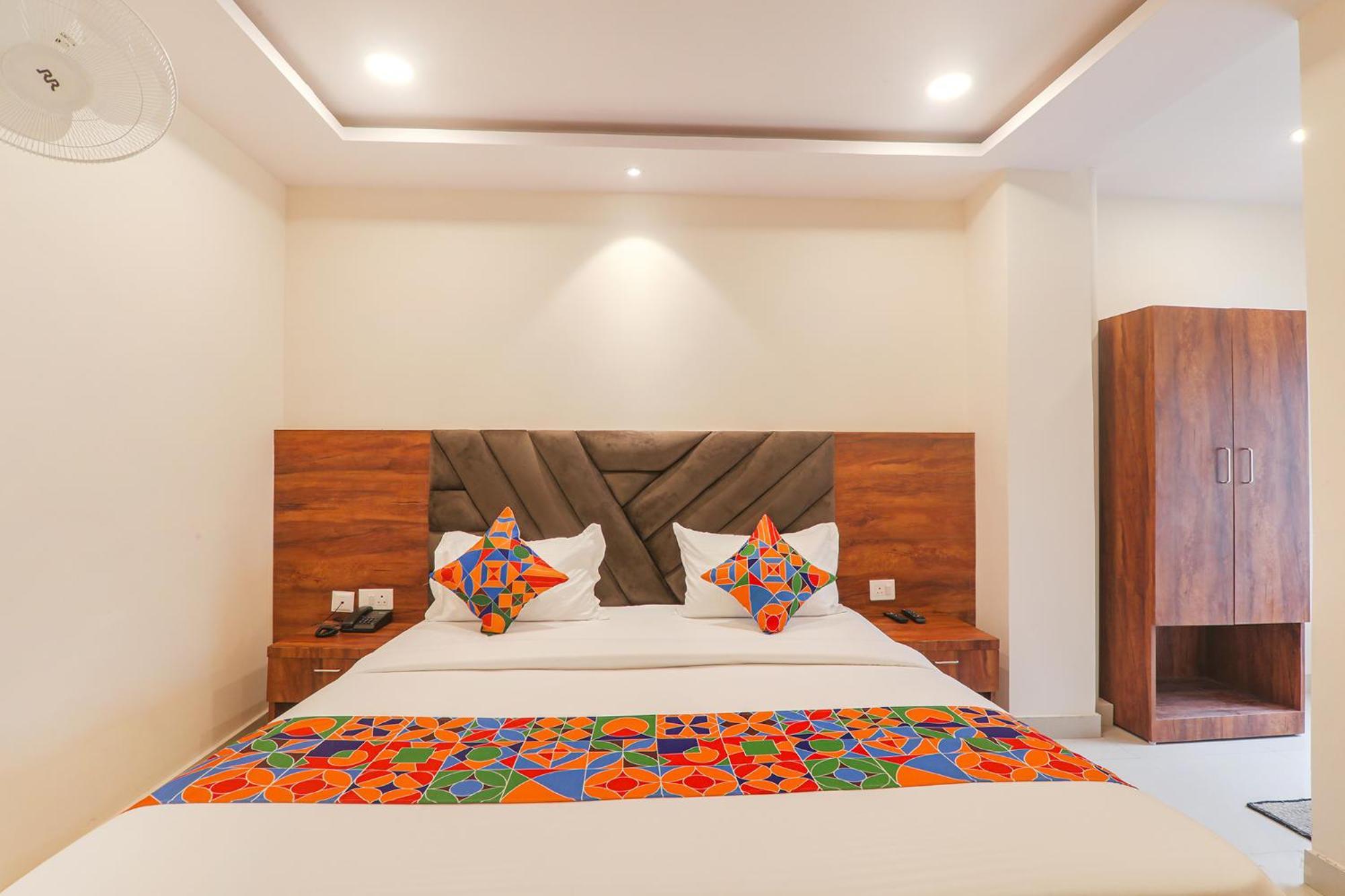 Fabhotel Rachna Palace And Banquets - Nr Lekhraj Metro Station Lakhnaú Exteriér fotografie